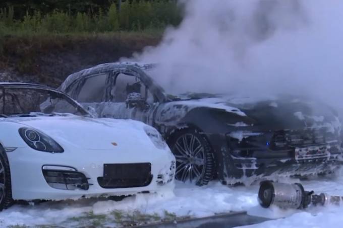 Porsche Incendiados Alemanha