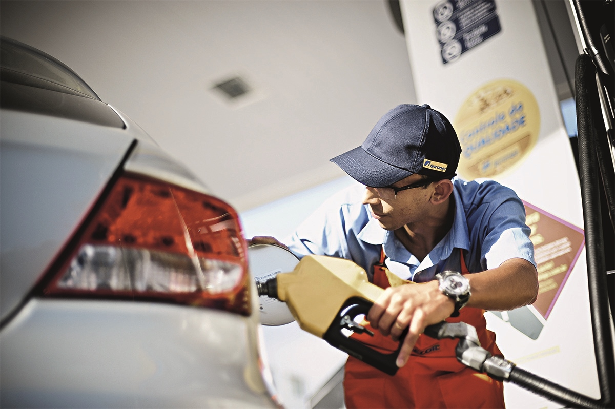 Juiz do DF manda suspender aumento dos combust&iacute;veis