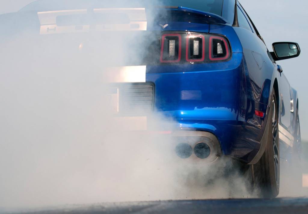 Ford Mustang Shelby GT500 Burnout