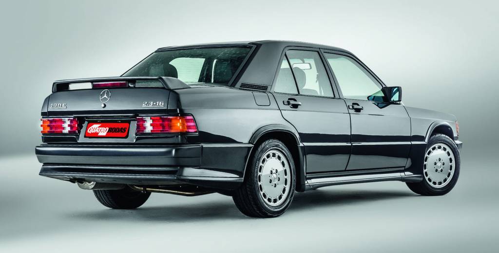 Mercedes-Benz 190 E 2.3-16 nasceu para vencer nas pistas e ganhou as ruas