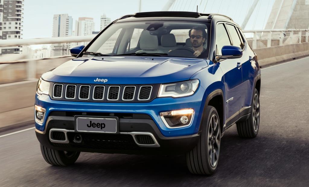 Jeep Compass completa 1 ano e fica até R$ 3 mil mais caro