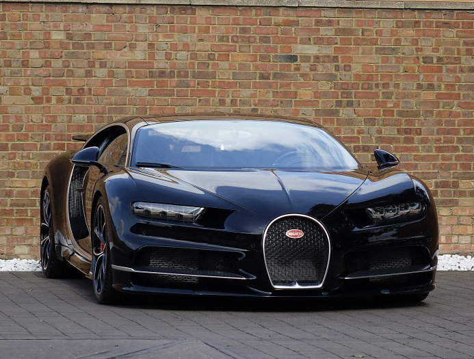Bugatti Chiron seminovo é vendido por valor superior a um novo