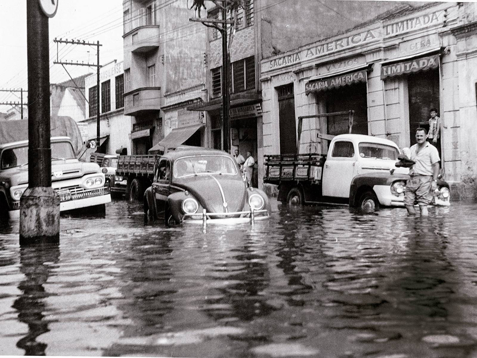 Por que os motores não aspiram água durante a chuva?