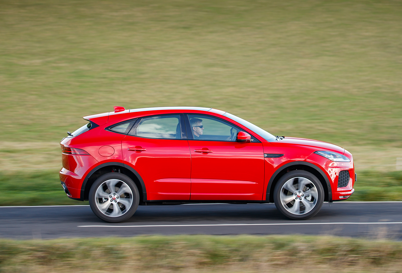 Jaguar E-Pace &eacute; o primeiro SUV compacto da hist&oacute;ria da Jaguar