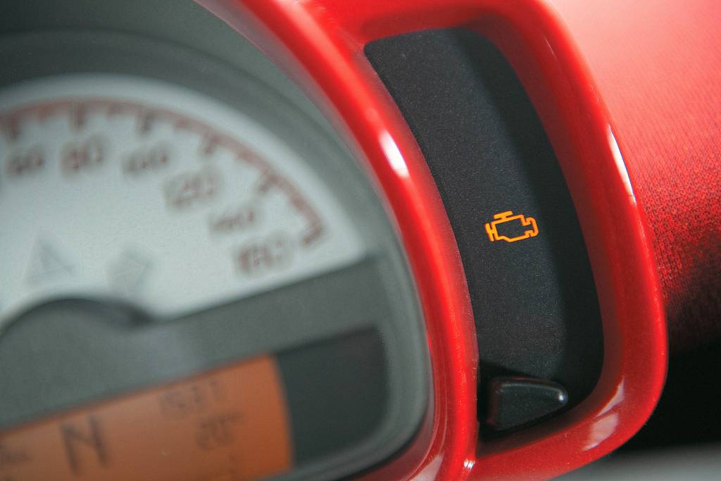 É preciso deixar a injeção funcionar antes de ligar o motor?