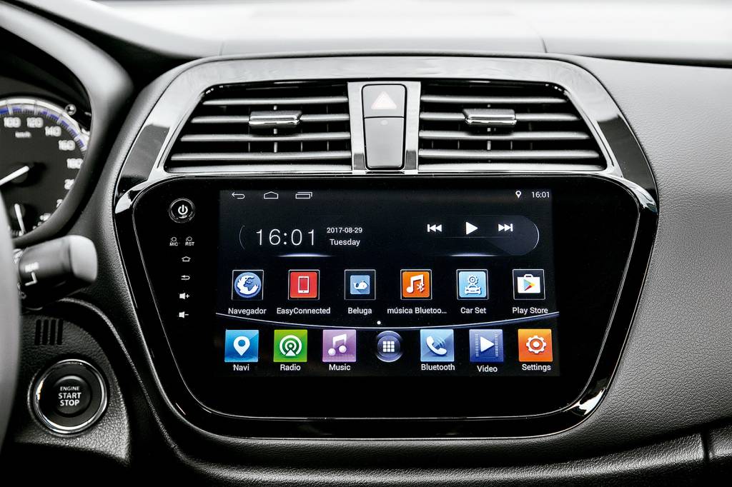 Suzuki S-Cross 11