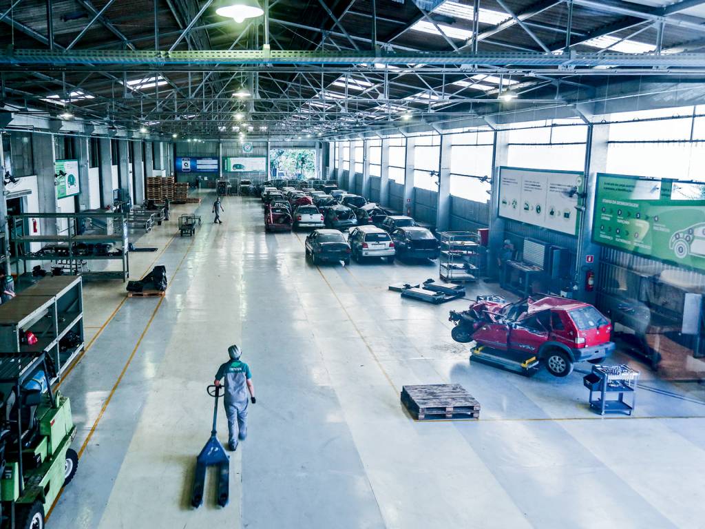 As vantagens e desvantagens de comprar peças usadas