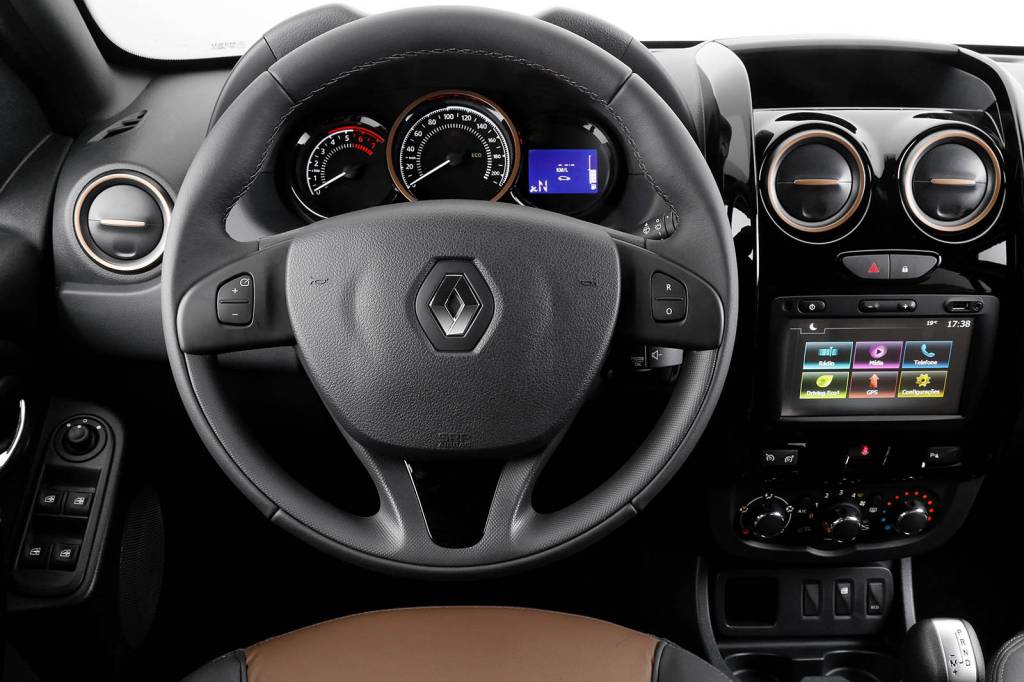Renault Duster CVT 8