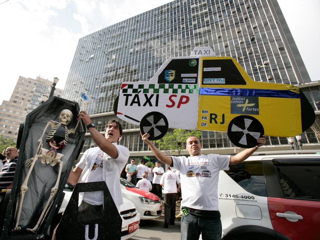 Taxistas perdem ação contra a Uber e terão que pagar R$ 380.000
