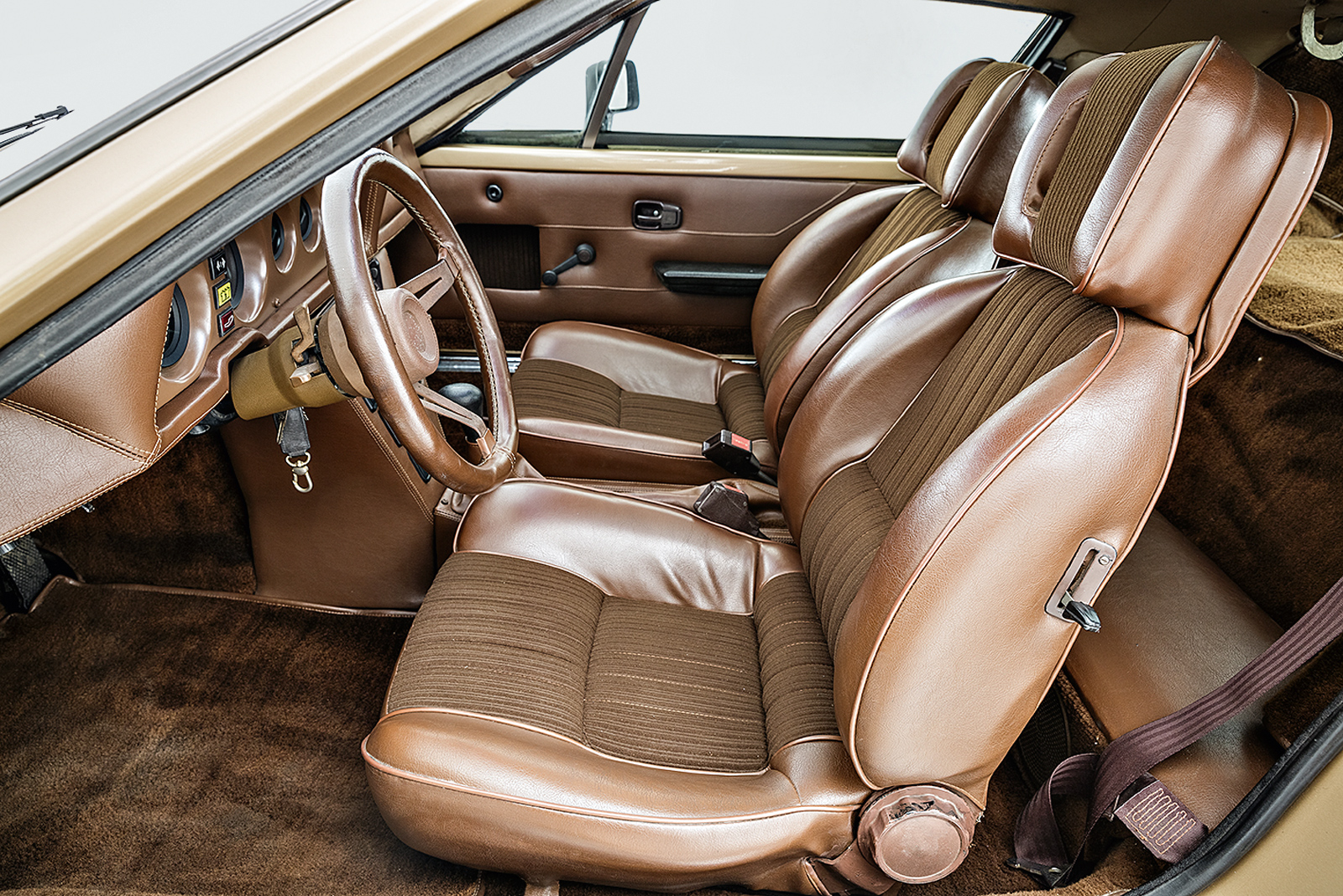 Os bancos eram reclin&aacute;veis