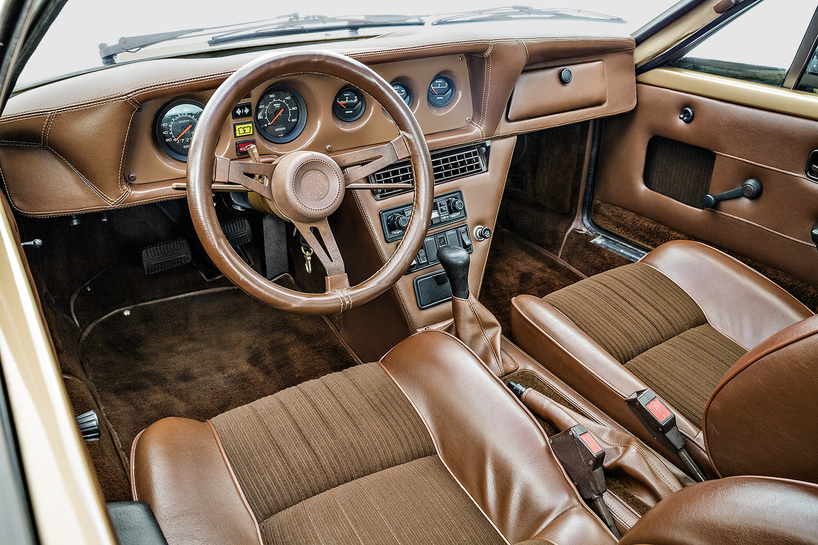 O veloc&iacute;metro exagerava indo a 200km/h