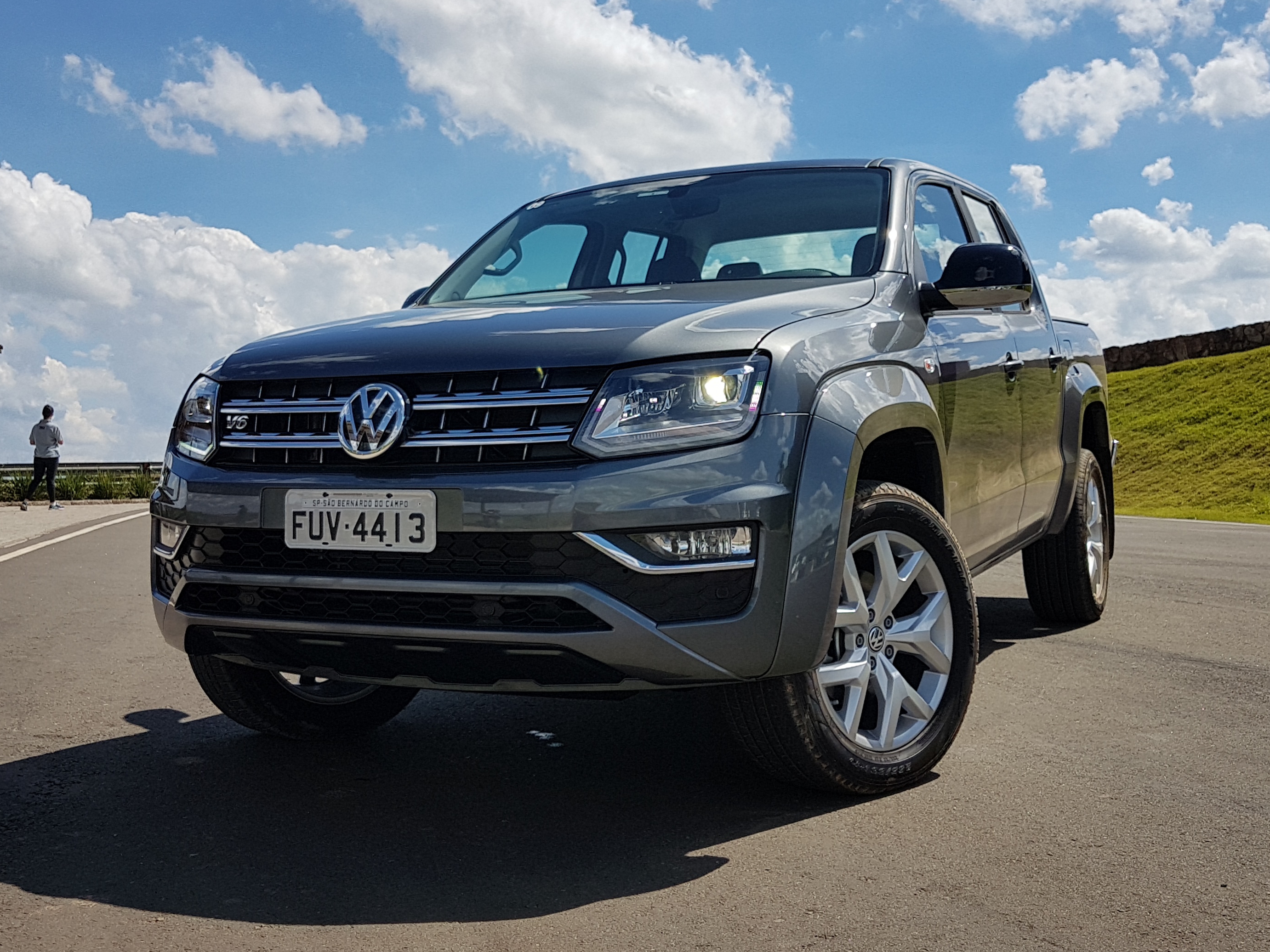 Nova Amarok V6 &eacute; t&atilde;o r&aacute;pida quanto um Sandero R.S.