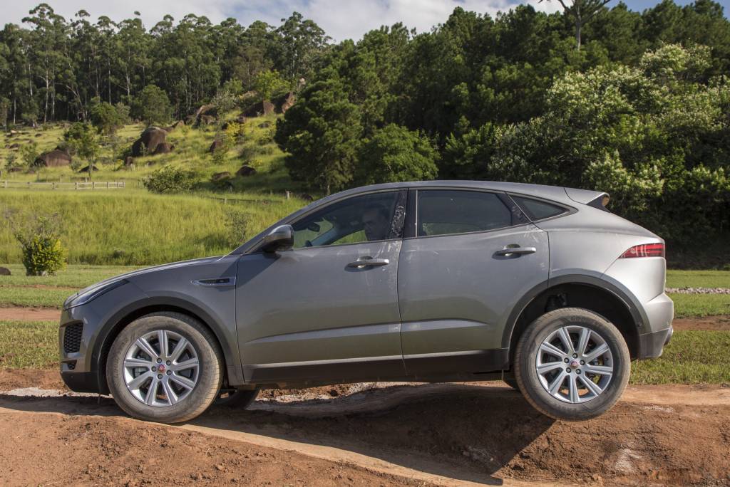 Jaguar E-Pace (12)