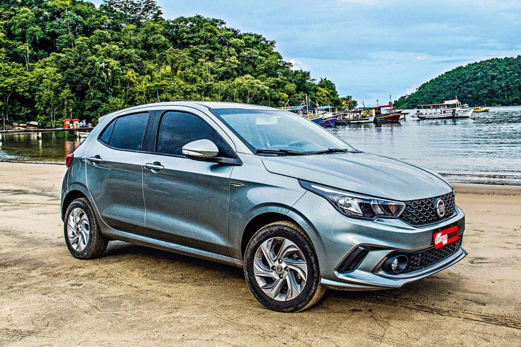 Longa Duração: Fiat Argo vai para a praia e conquista um surfista