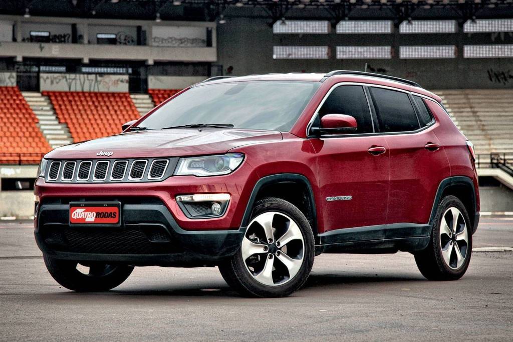 Longa Duração: problemas no câmbio e no farol permanecem no Jeep Compass