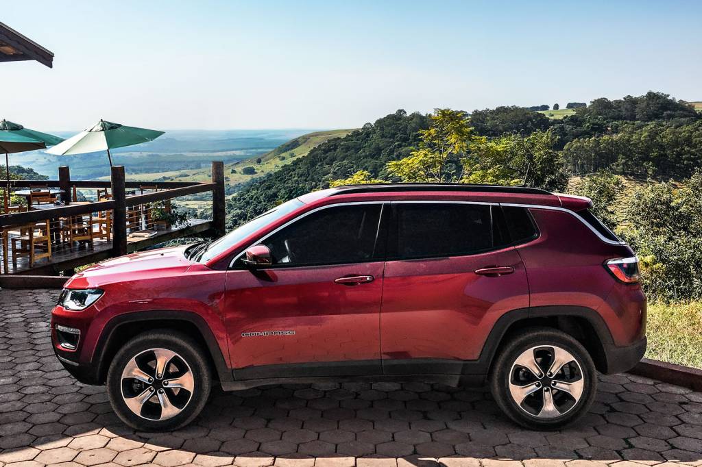 Longa Duração: Jeep Compass faz última revisão antes do desmonte