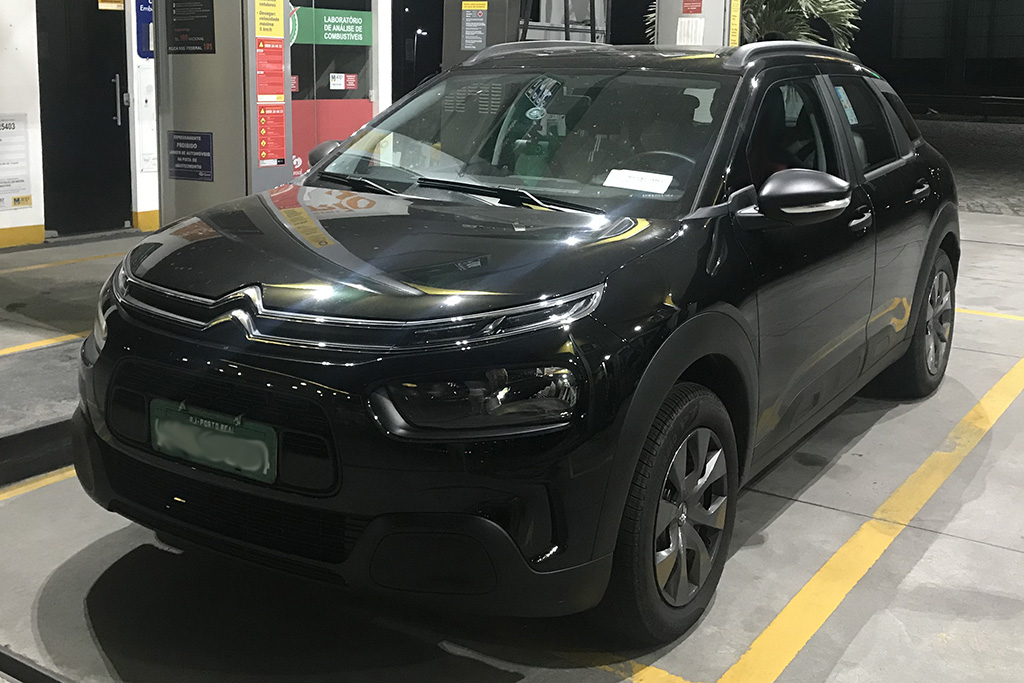 Flagra: Citroën C4 Cactus de entrada terá rodas de aço e câmbio manual