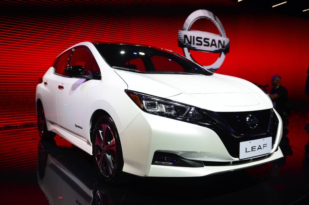 Nissan Leaf estreia no Brasil com preço de Frontier