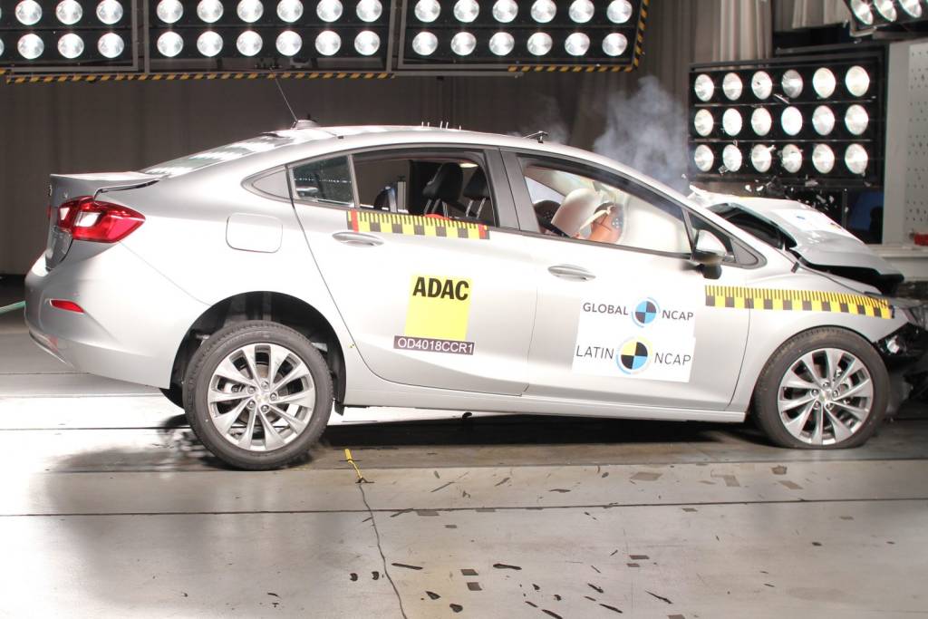 Crash test Cruze Crash test Cruze