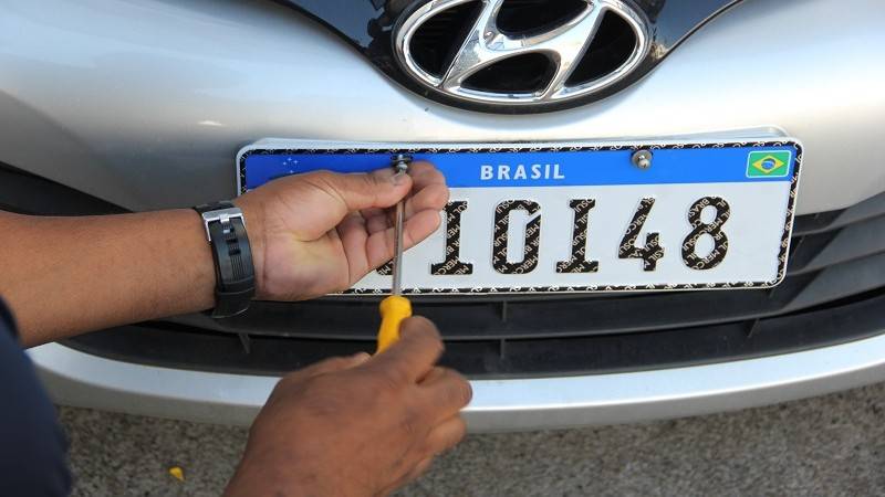 Justiça vê taxa ilegal e obriga Detran-SP a cobrar R$ 4,10 por placa