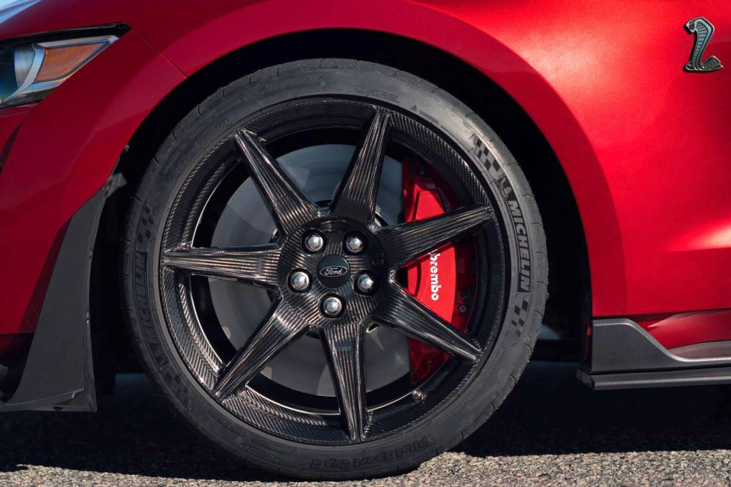 mustang shelby gt500 (3) mustang shelby gt500 (3)