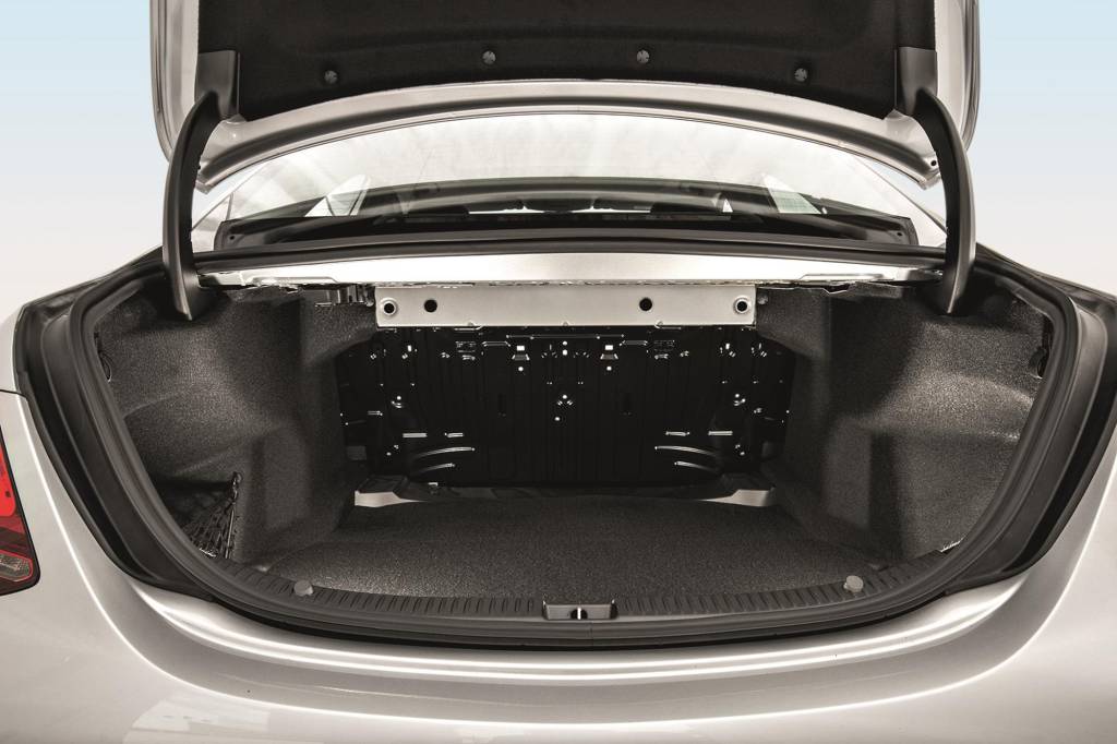 Mercedes Benz C 200 EQ BOOST (6) Mercedes Benz C 200 EQ BOOST (6)