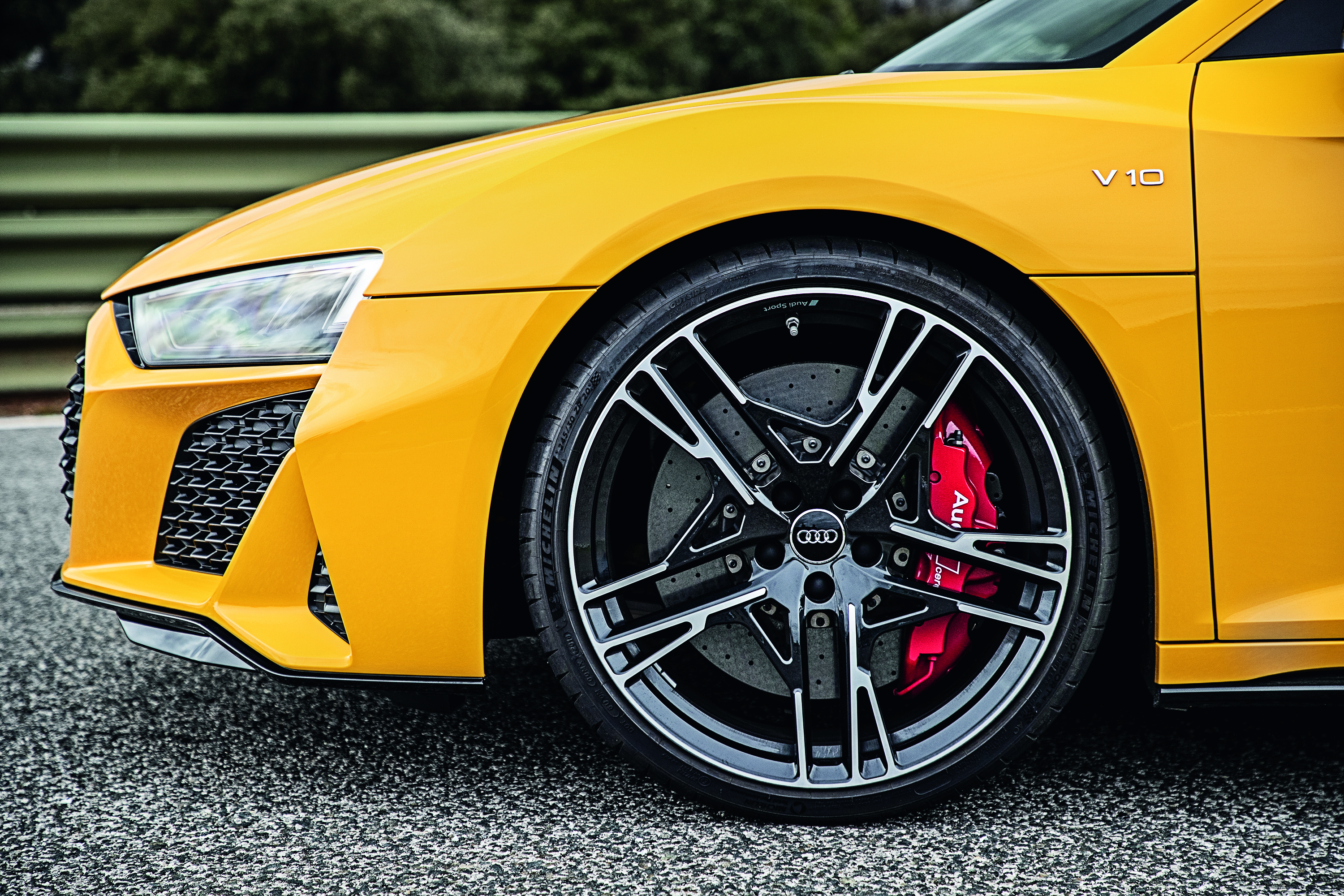 R8 4