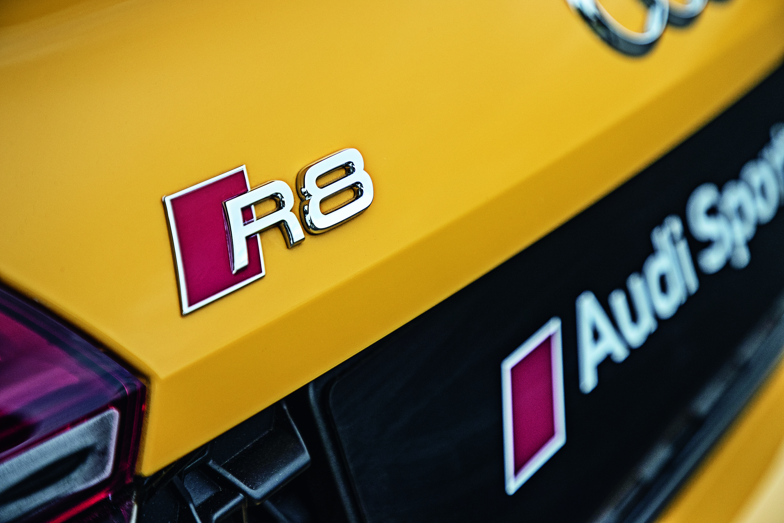 R8 5