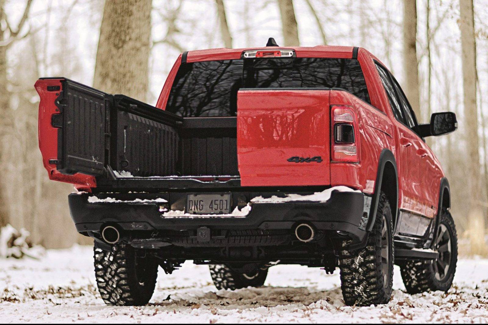 RAM 1500 ganha caçamba com tampa traseira bipartida à la Fiat Toro