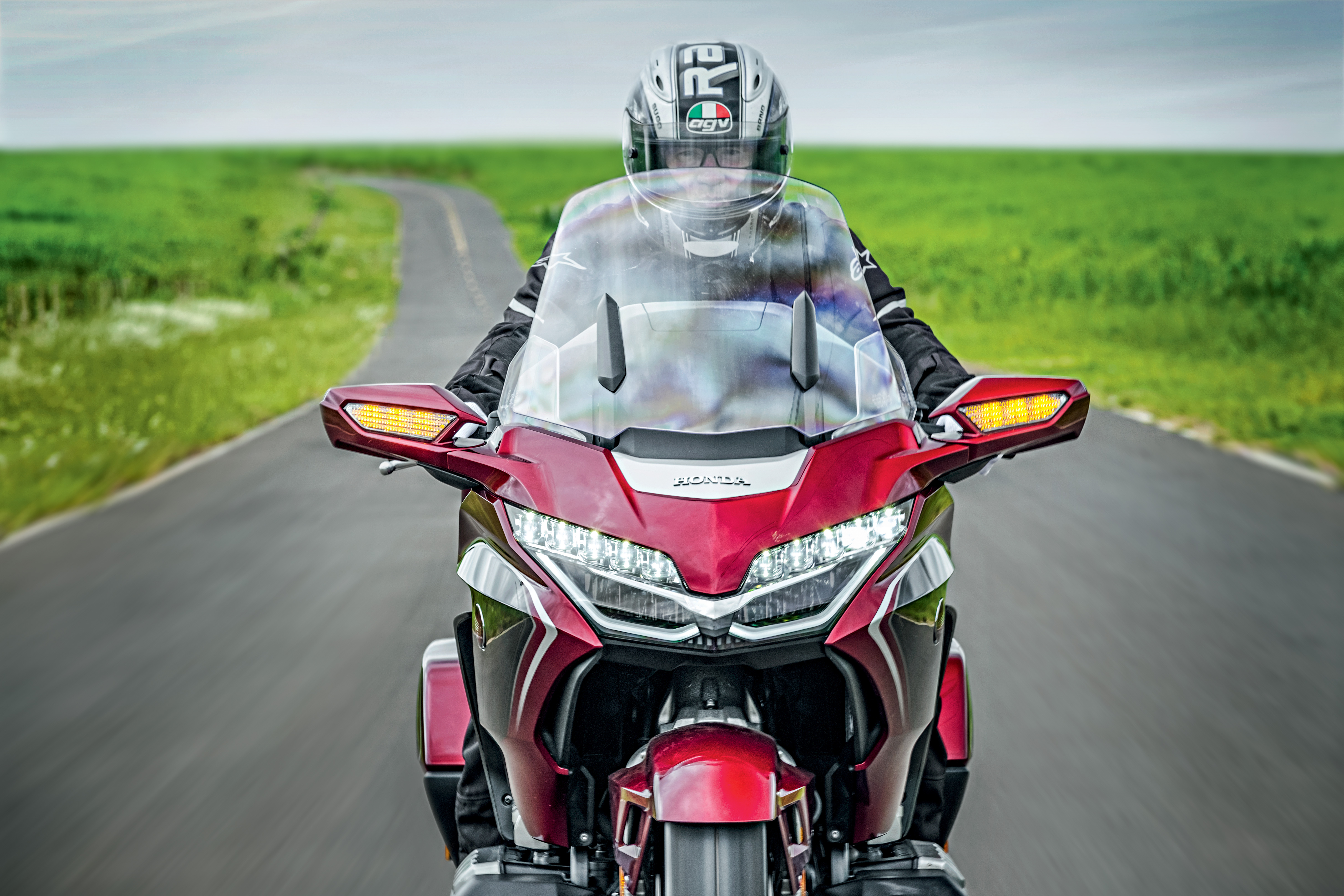 Honda GL 1800 Gold Wing: a moto mais cara e tecnológica que um Civic