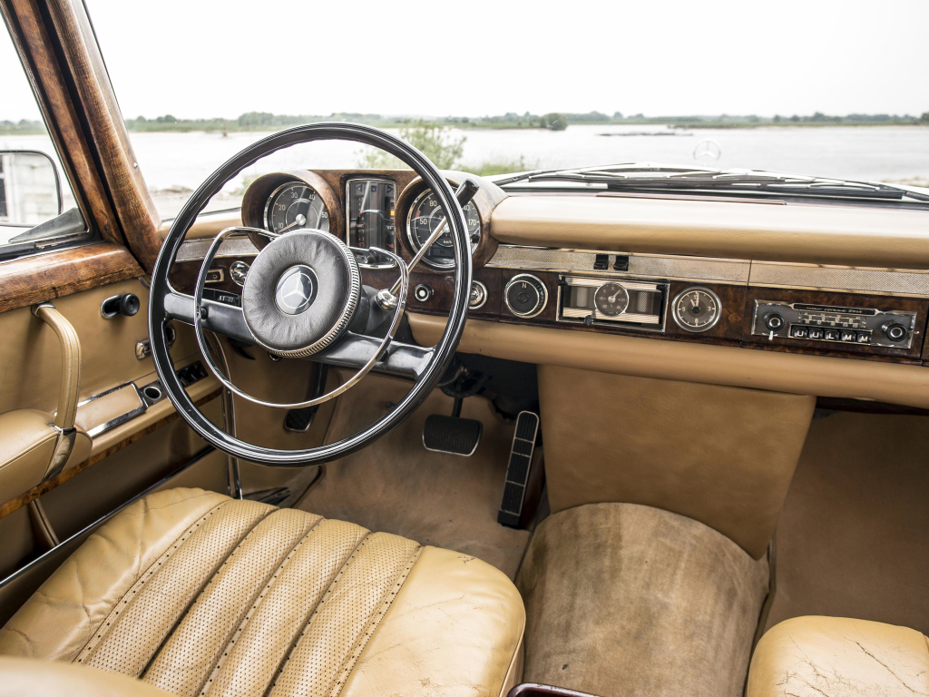mercedes-benz_600_4-door_pullman_limousine_9 mercedes-benz_600_4-door_pullman_limousine_9