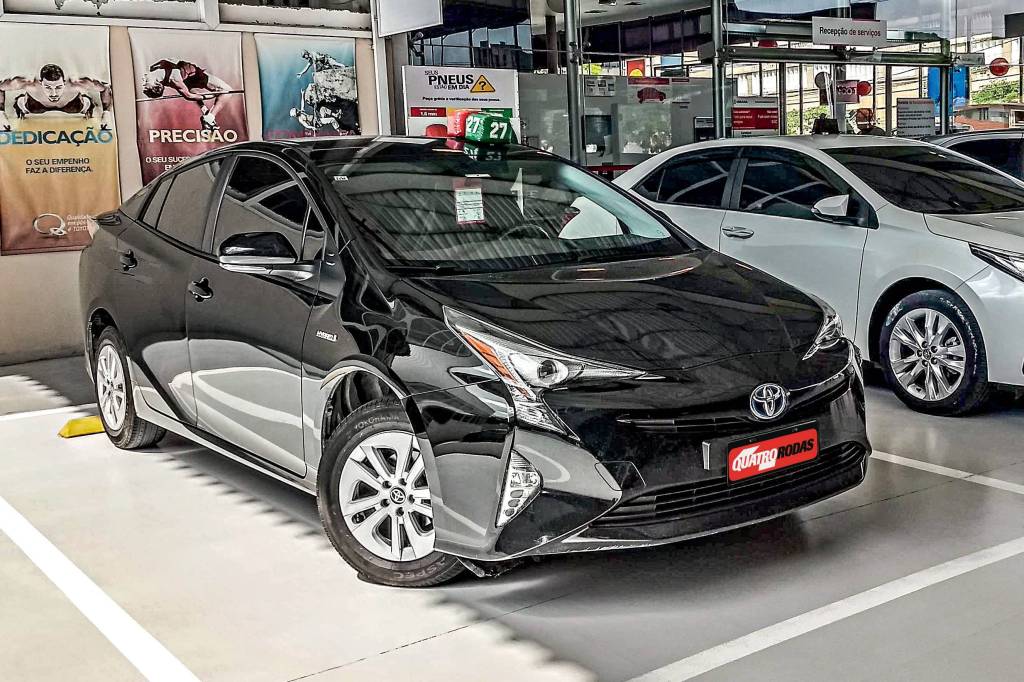 Longa Duração: Toyota Prius chega aos 50.000 km com pneus condenados