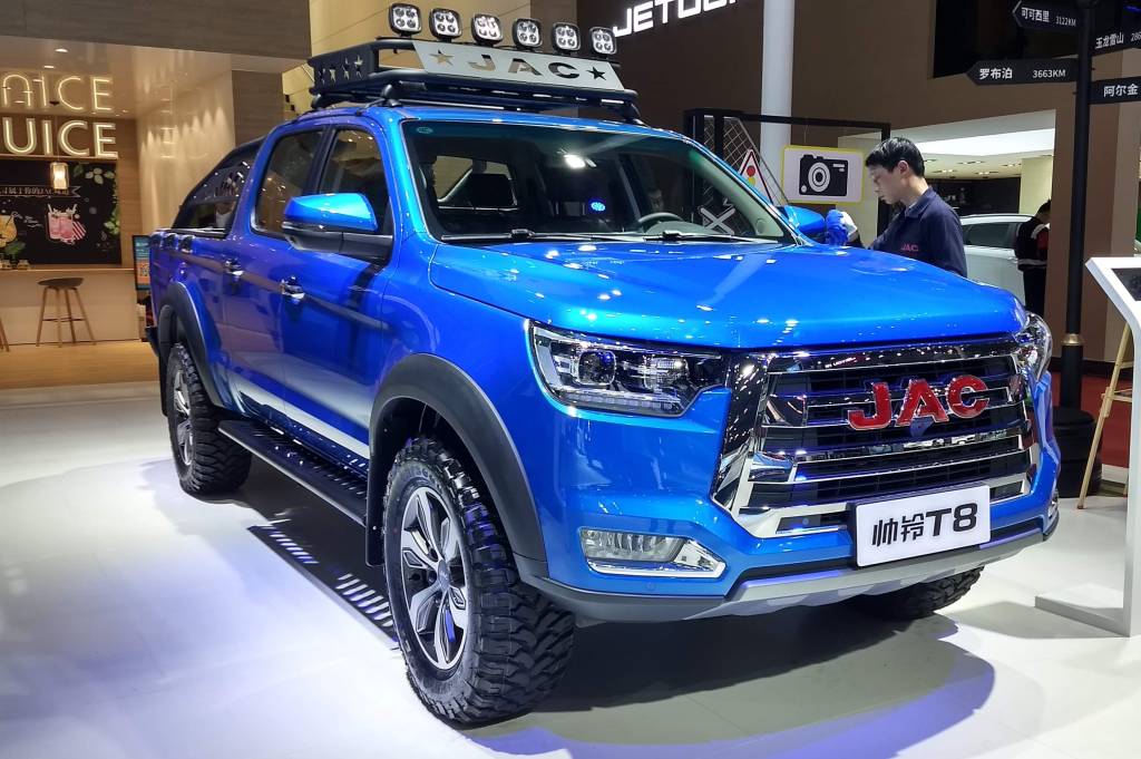 JAC promete lançar picape elétrica e fabricar carro com Caoa ou Mitsubishi