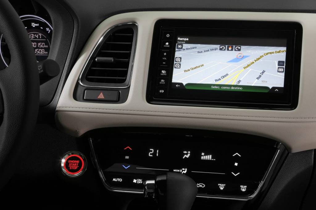 Honda HR-V Touring GPS A chave presencial, disponível na versão europeia desde o lançamento do SUV, finalmente passou a ser oferecida no HR-V brasileiro