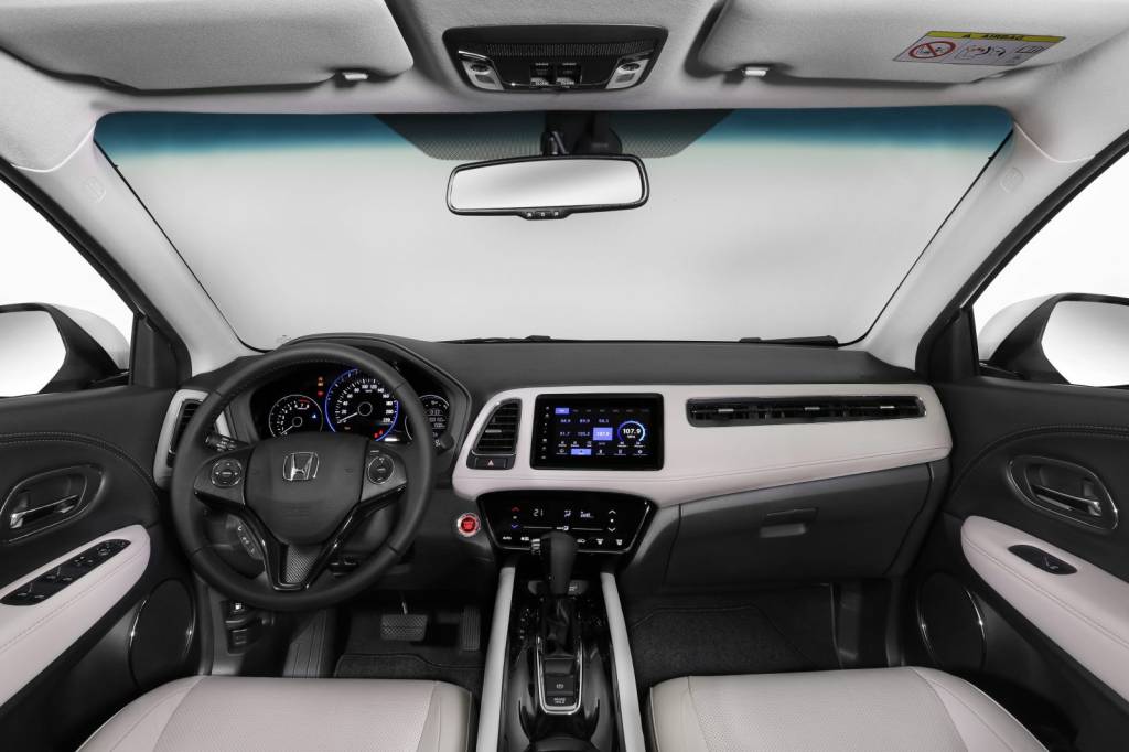 Honda HR-V Touring Painel Painel bicolor é uma das exclusividades da versão Touring