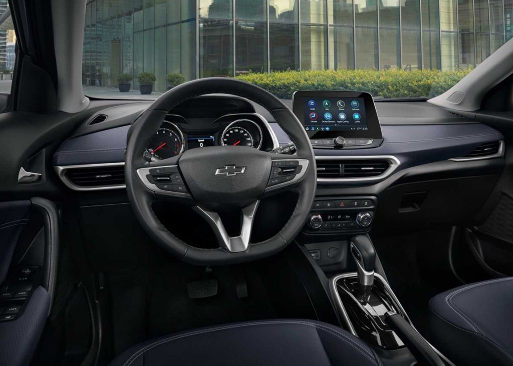 Novo Chevrolet Tracker: painel do SUV herda muita coisa do Onix Sedan
