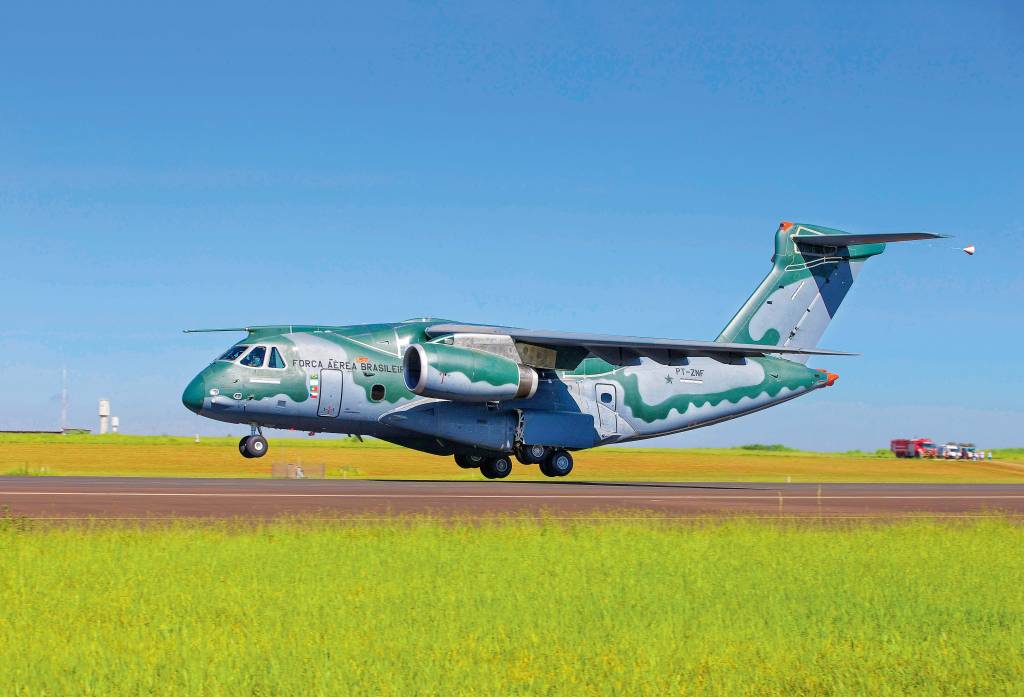 Embraer KC-390: conhecemos o maior veículo sobre rodas feito no Brasil
