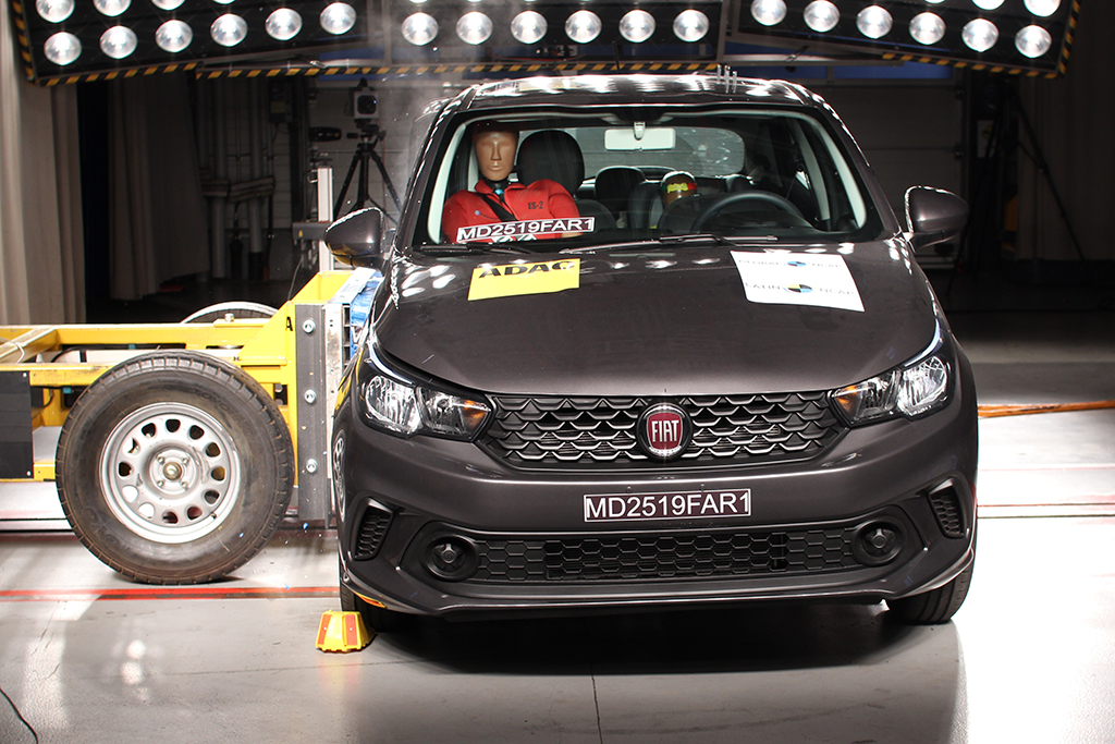 Fiat Argo e Cronos: três estrelas em segurança; Toyota Etios leva quatro