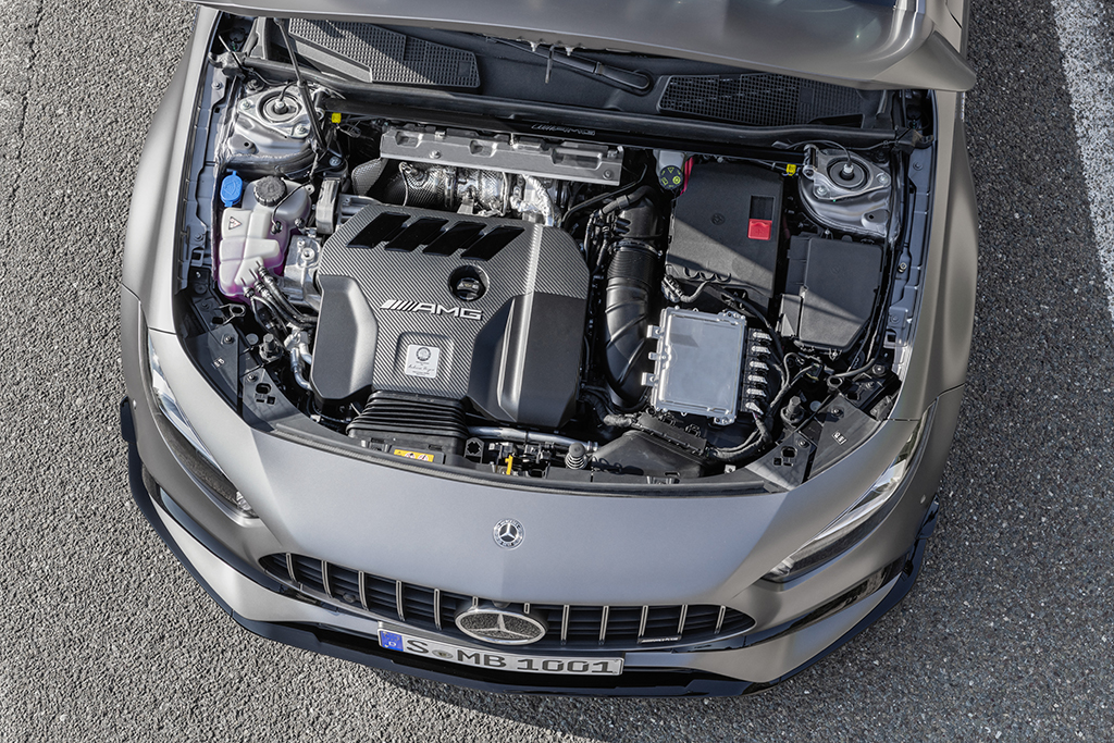 Mercedes-AMG A 45 S Mercedes-AMG A 45 S terá motor 2.0 turbo equivalente a quatro VW Up! TSI
