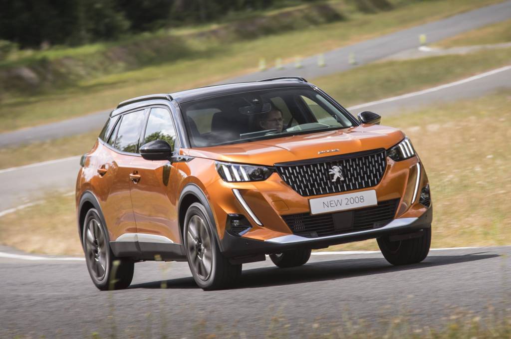 Peugeot 2008 nova geração Nova geração usa a plataforma CMP, mesma dos novos 208 e Opel Corsa