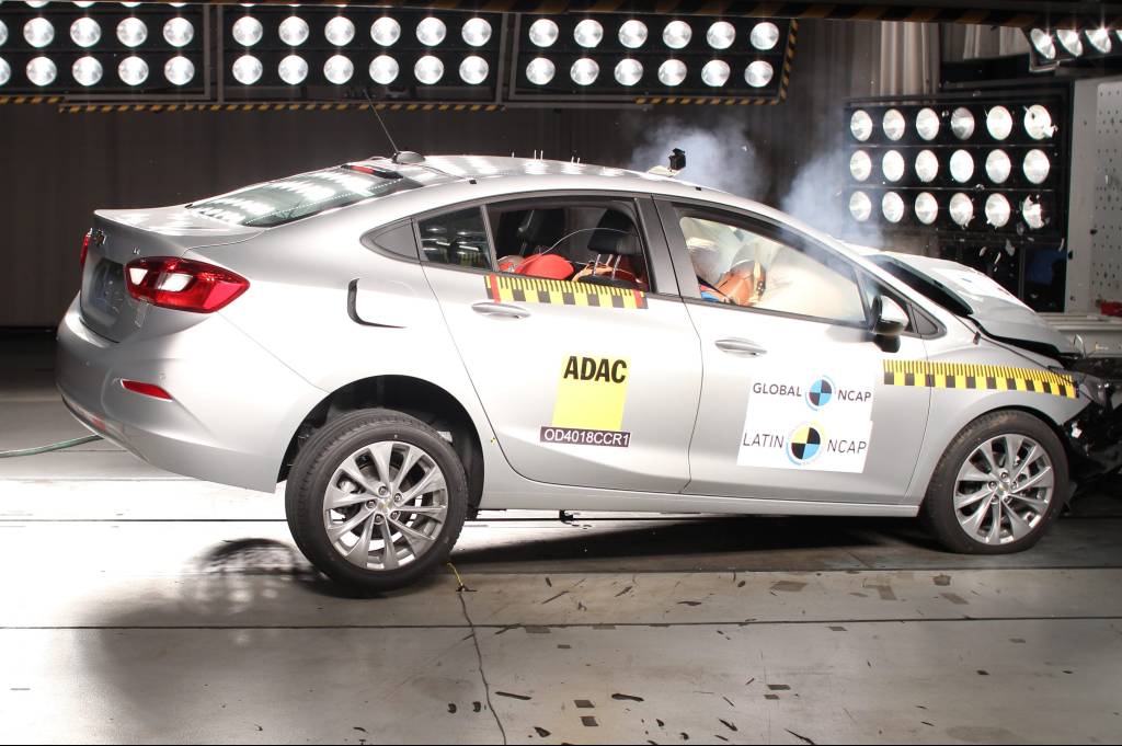 Chevrolet Cruze é o primeiro GM com nota máxima em segurança no Latin NCAP