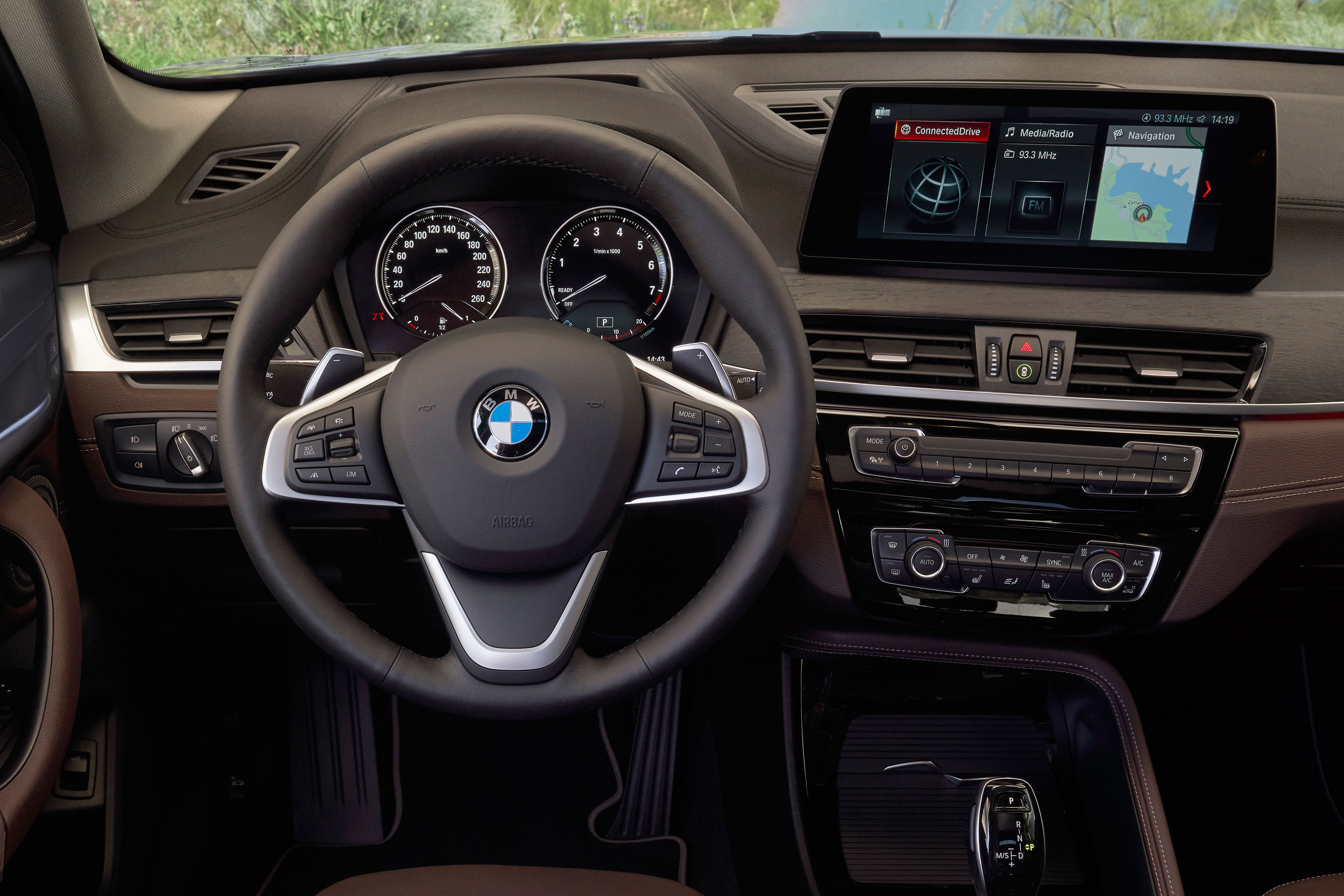 bmw-x1-painel-fechado
