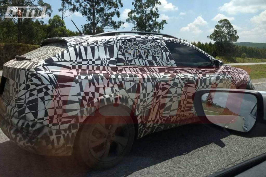 SUV derivado do VW Polo terá tag integrada para abrir cancelas