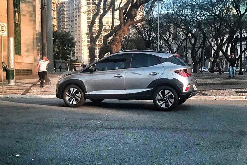 Flagra Hyundai HB20X