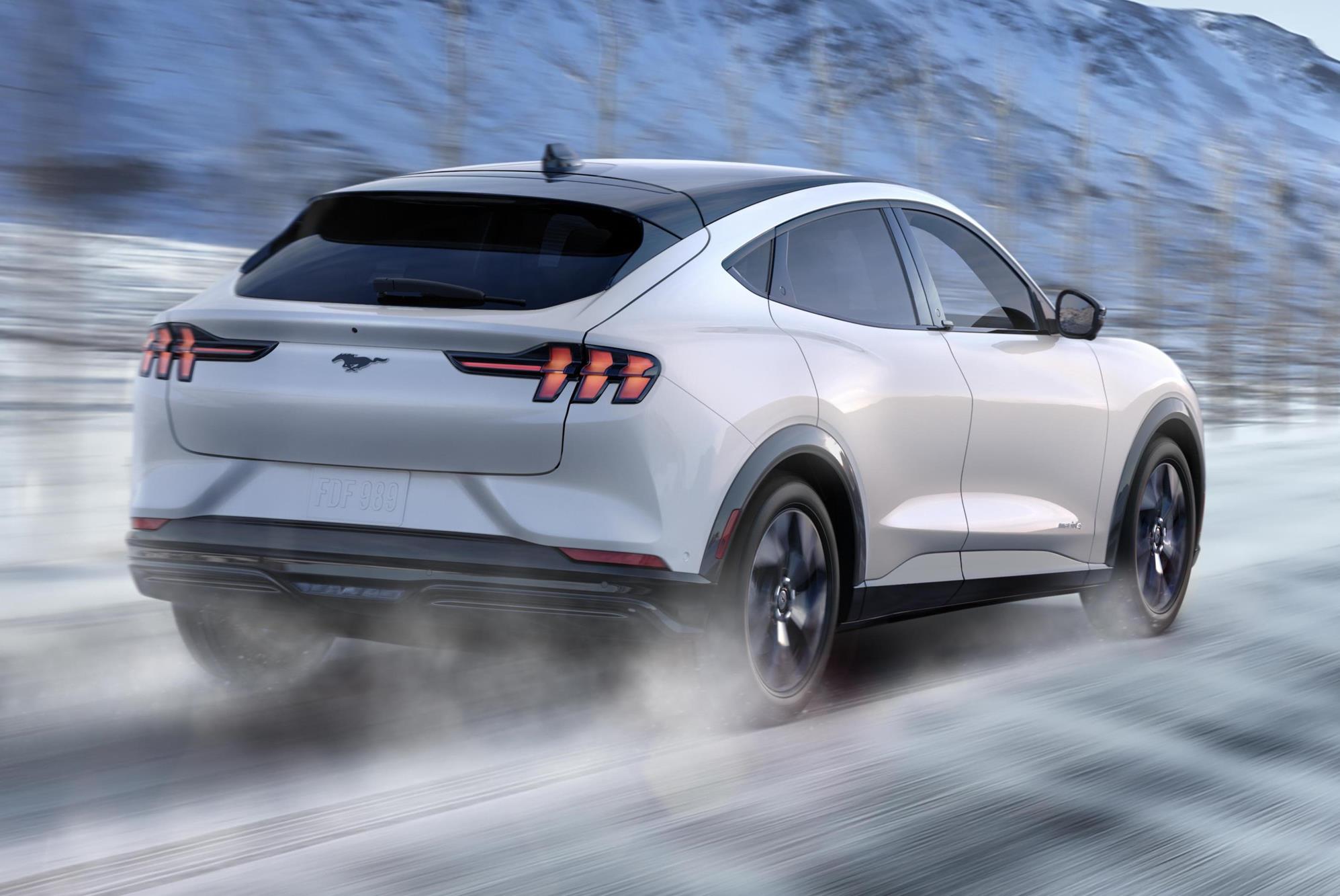 Ford Mustang Mach-E (16)