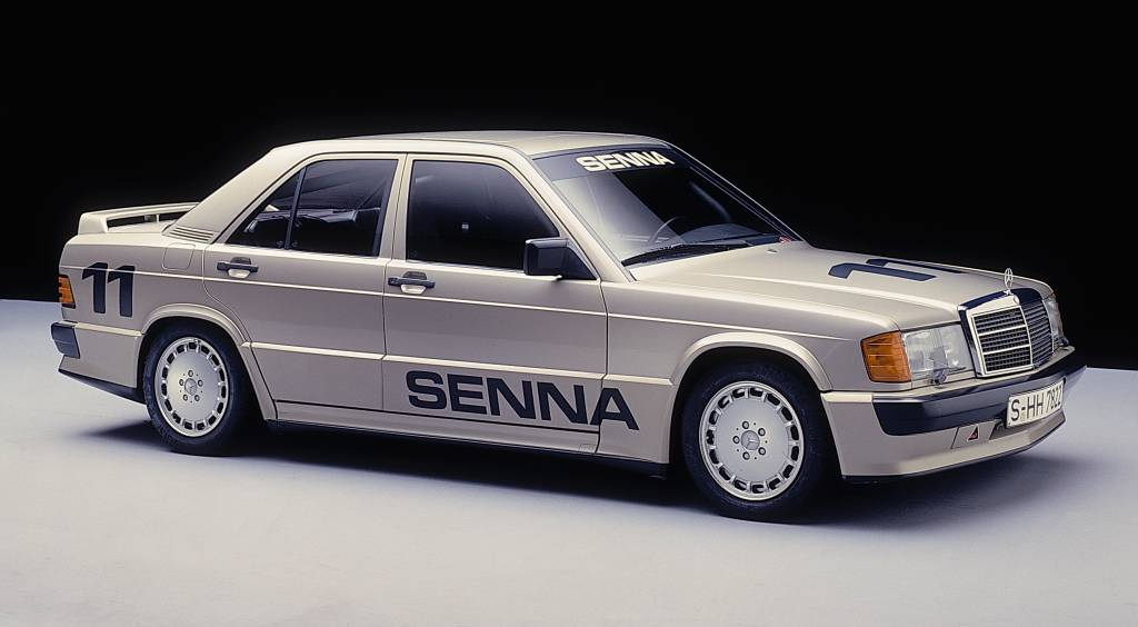 Estudantes de engenharia recriam ícone da Mercedes pilotado por Senna