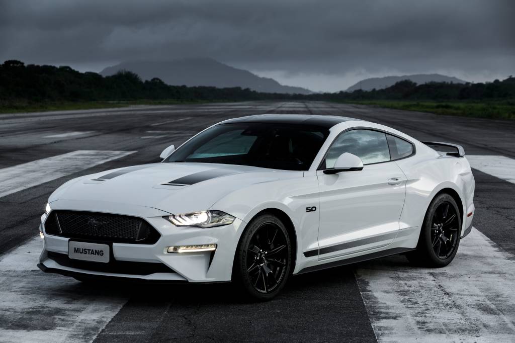 Ford Mustang Black Shadow 2020 black