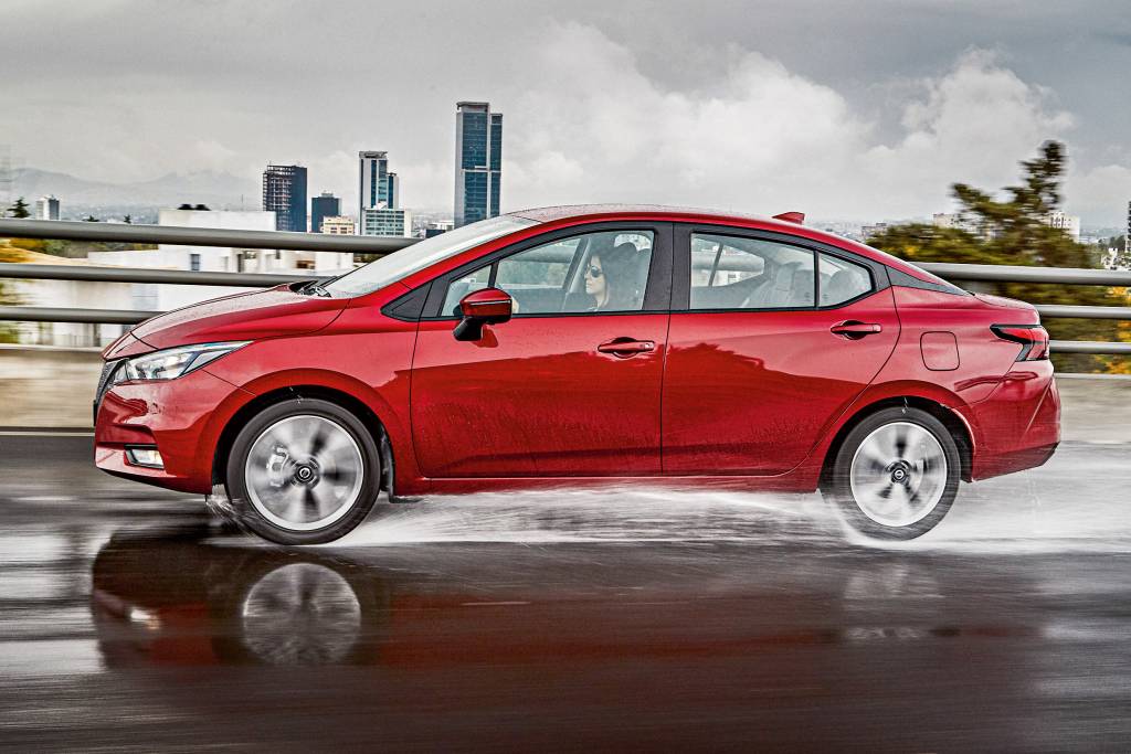 Novo Nissan Versa 2020 (2) Impressões: novo Nissan Versa será rival à altura de Virtus e Onix Plus
