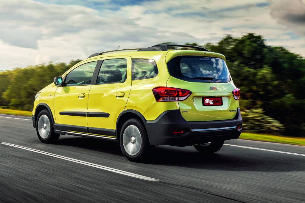 Automóvel Spin Activ7, da Chevrolet, testado pela revista Quatro Rodas. Automóvel Spin Activ7, da Chevrolet, testado pela revista Quatro Rodas.