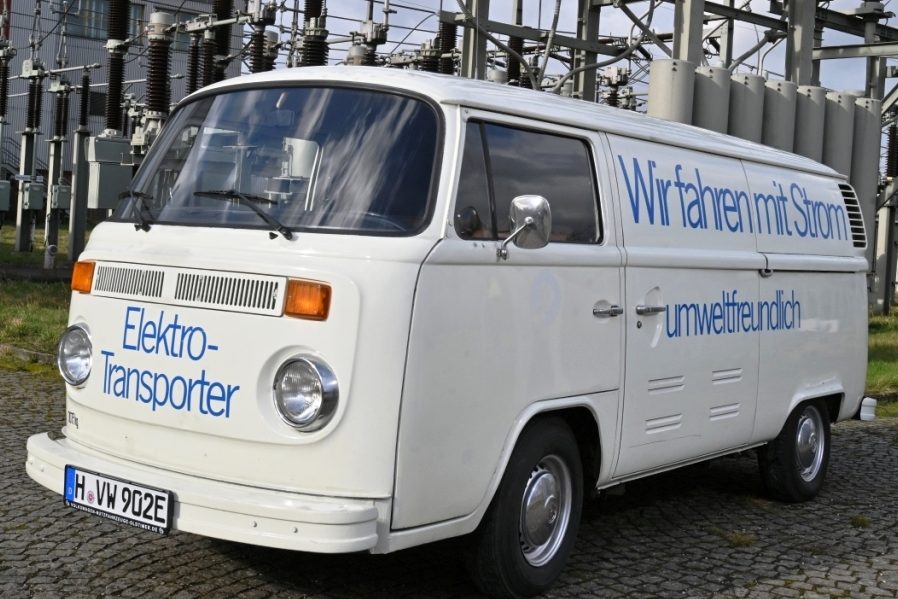 VOLKSWAGEN ELEKTRO-TRANSPORTER 1972 01